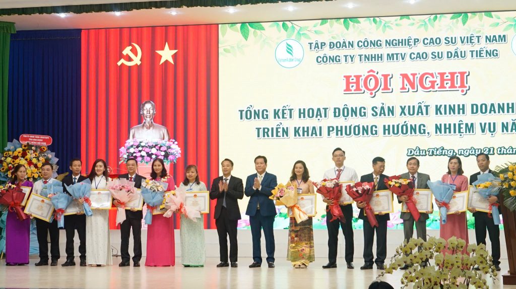 Cao su Dầu Tiếng phấn đấu khai thác 25.000 tấn mủ cao su năm 2025